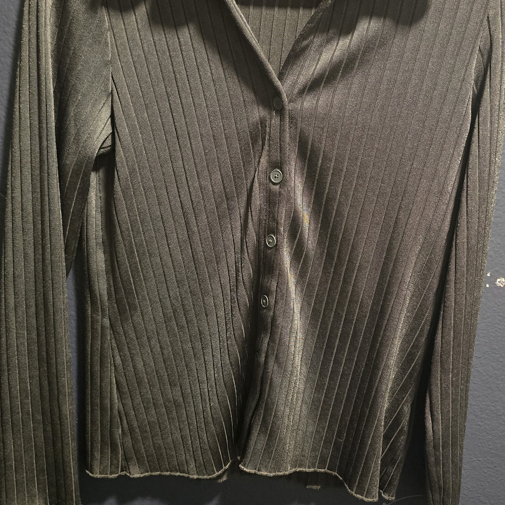 Black Ribbed Button-Up Shirt - Picture 4 of 4